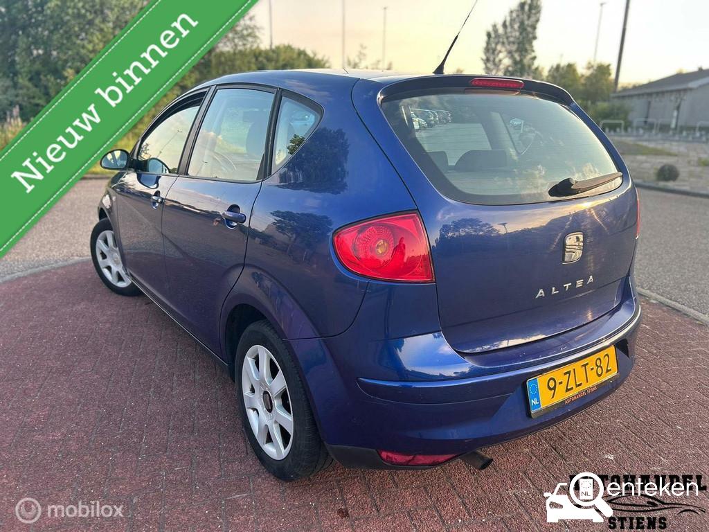 Foto van kenteken 9-ZLT-82